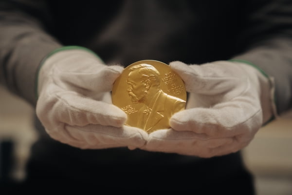 #한강노벨문학상 #한국최초노벨문학상 #HanKang #NobelPrize2024 #한국문학의자부심 #채식주의자 #소년이온다 #작별하지않는다 #역사적트라우마 #시적산문 #한국문학 #LiteraryBreakthrough #강렬한시적산문 #한강의기적 #Kculture # 아시아여성최초 #문학의힘 #한강 #노벨문학상 #채식주의자 #한국문학 #문학의혁신 #폭력과고통 #소설가한강 #역사적트라우마 #현대문학 #한강의세계 #노벨문학상수상작품 #한강작품 #한강노벨문학상수상작