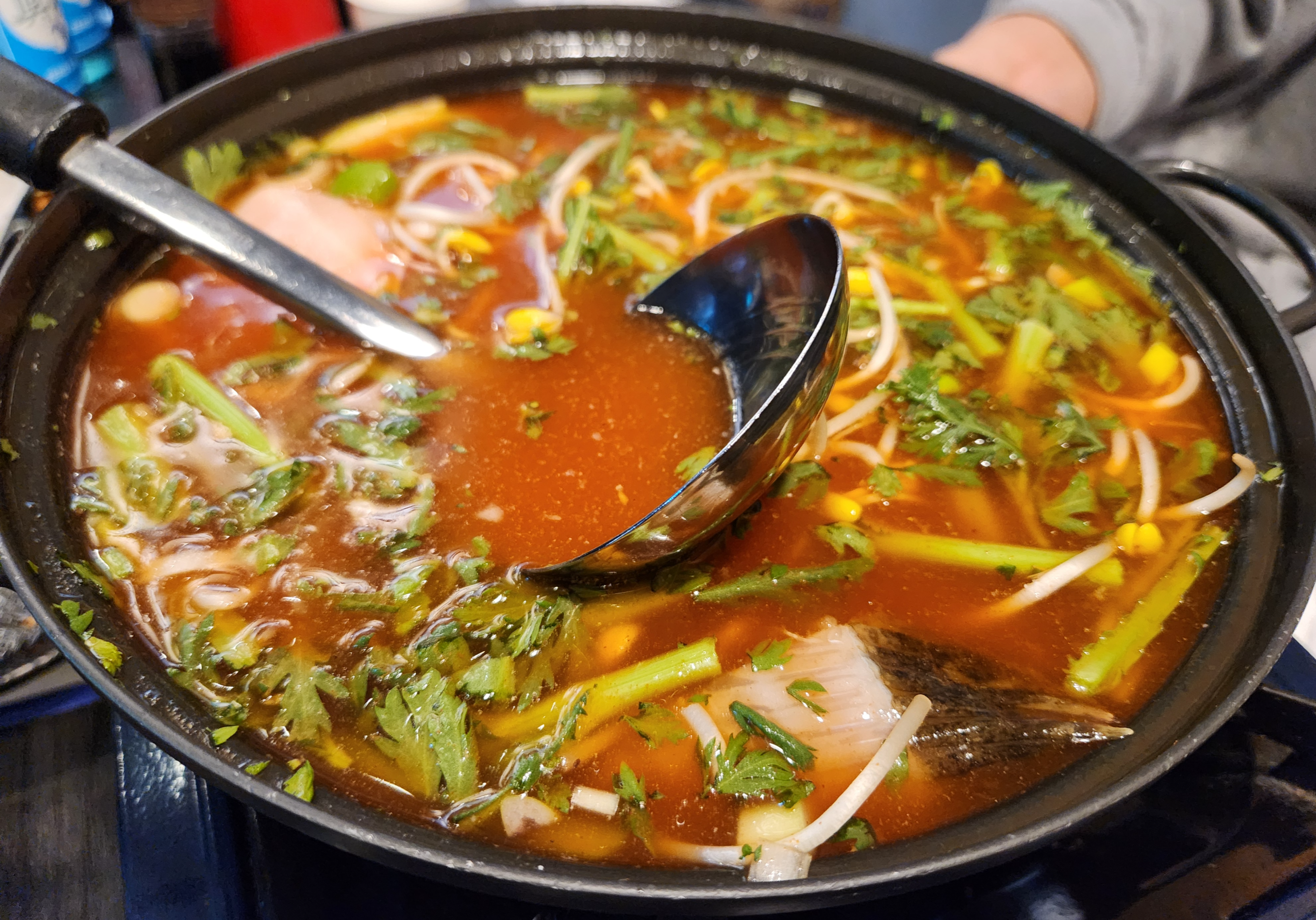 물고기자리-모둠숙성회-리필코스-서더리탕