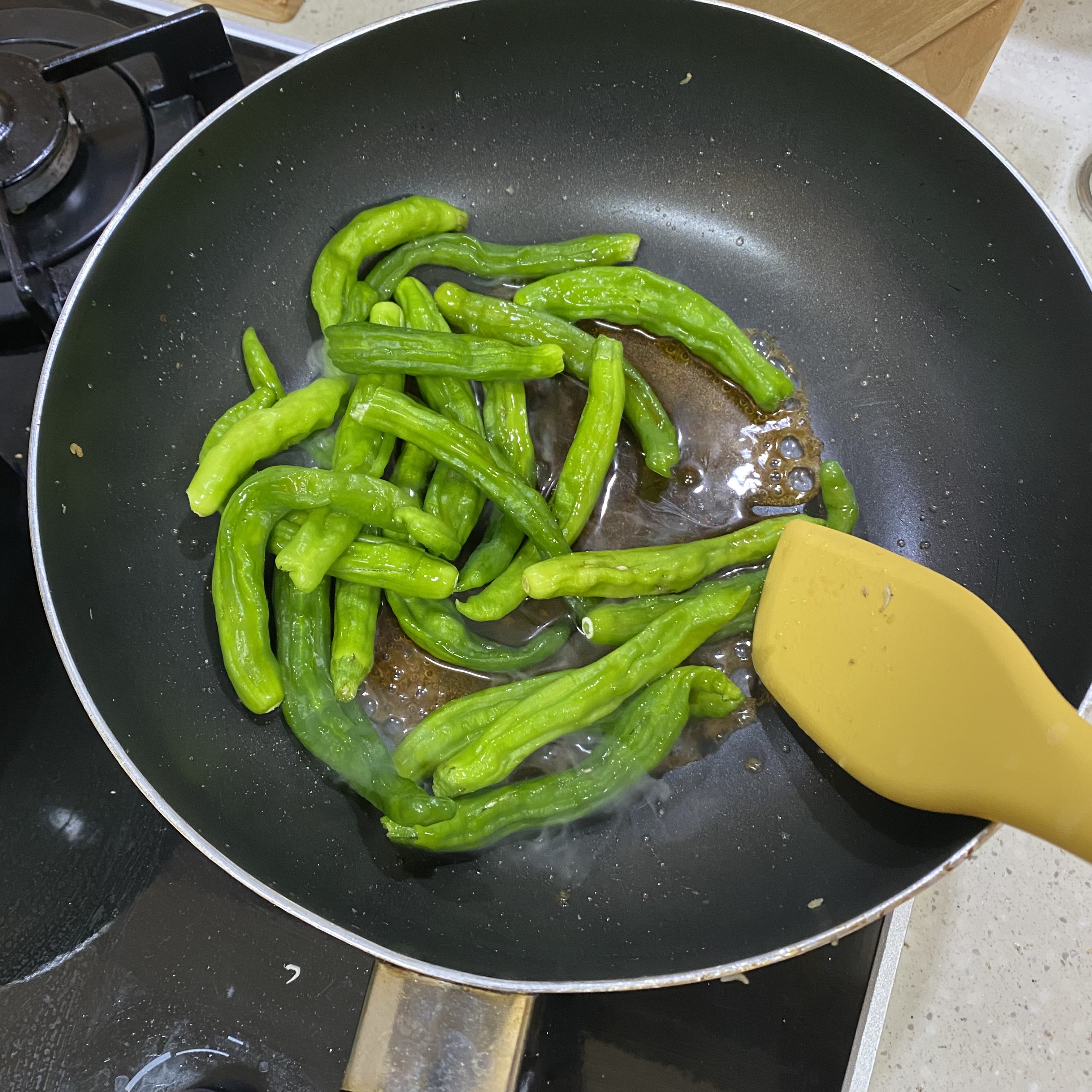 잔멸치 꽈리고추볶음