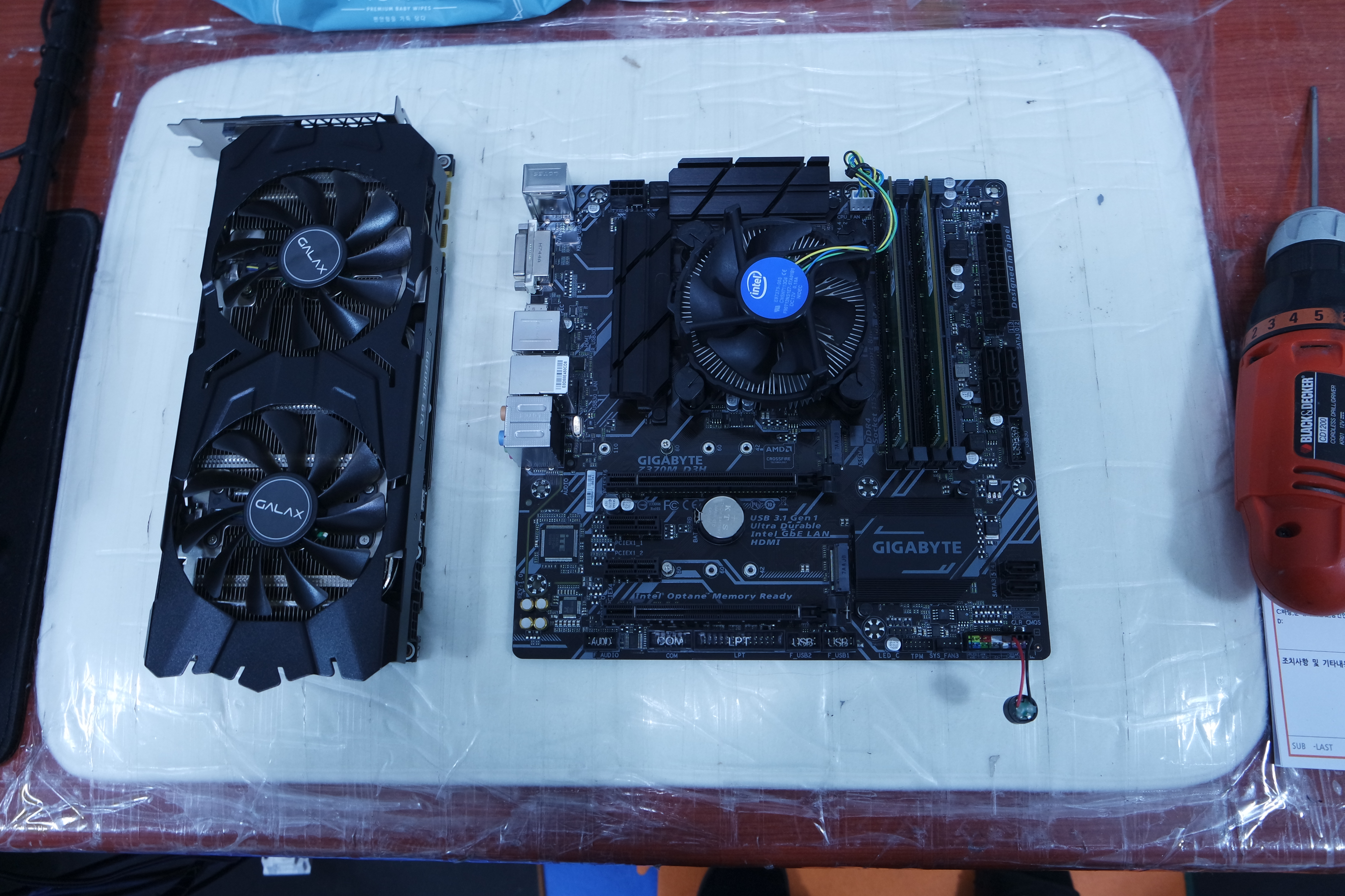  기가바이트 Z370M D3H + i7 8700 + 사제쿨러 조립