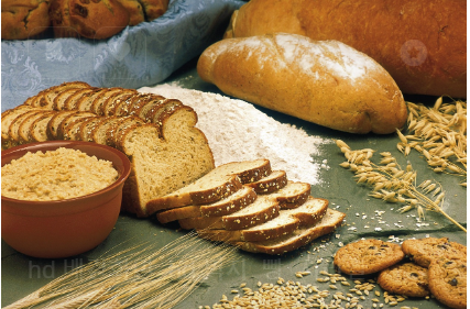 whole-grain-foods가-식탁에-놓여있다