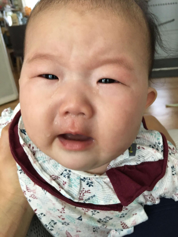  울고 떼쓰는 아이