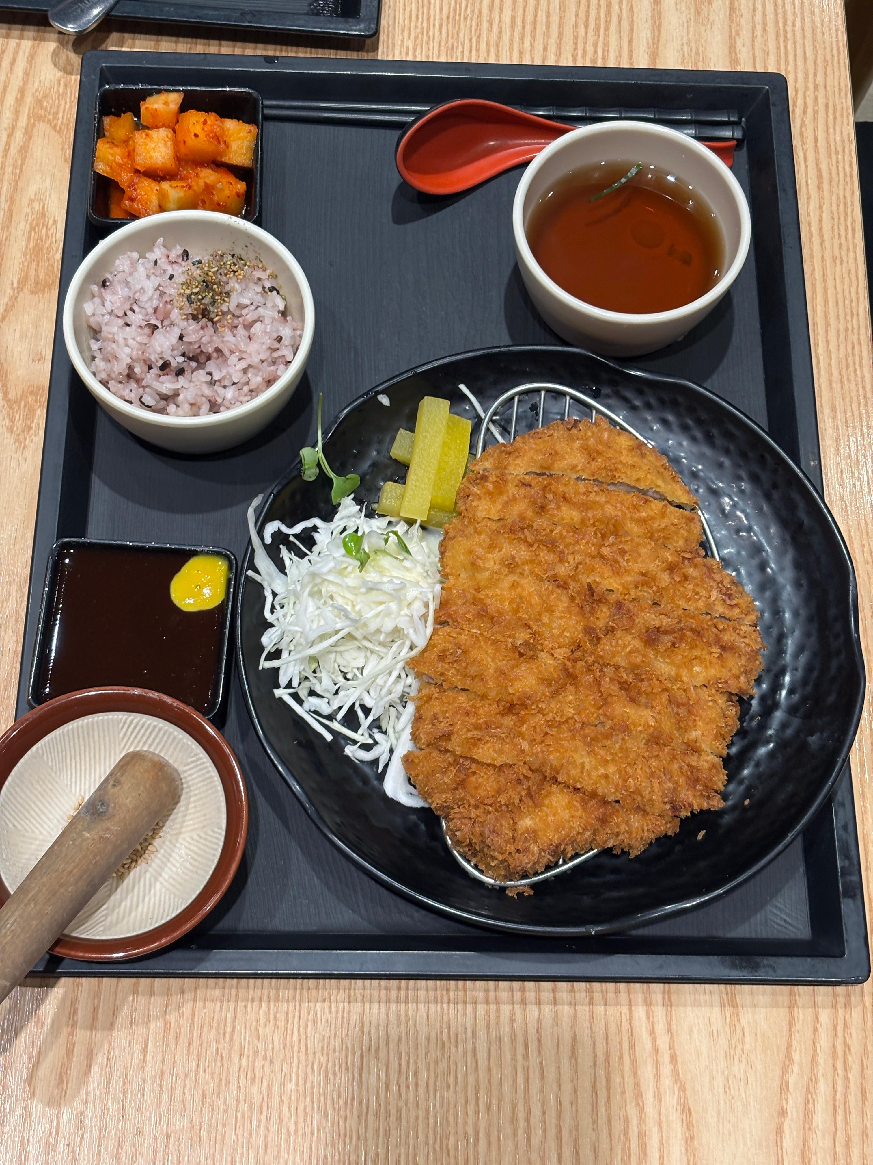 홍익돈까스 부산명지점 사진 6