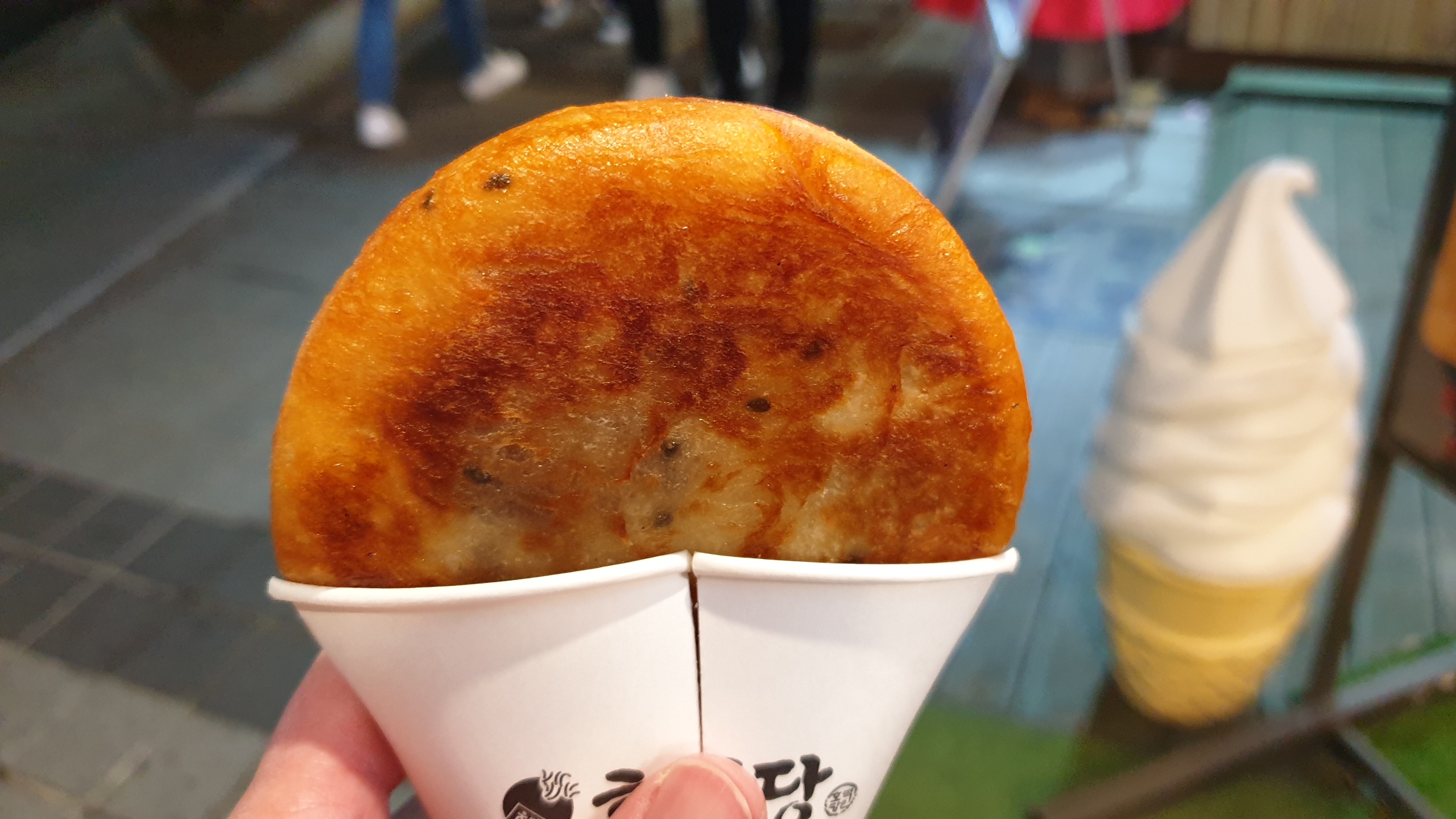  전주 한옥마을 길거리음식, 호떡당과 화가네 육전