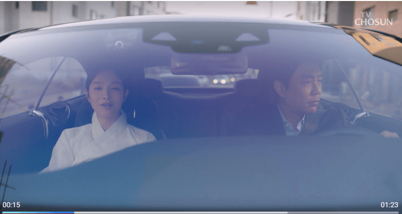 시즌3 최종회 말미에 송원이 서반의 차에서 자신의 심경을 이야기하는데, 이게 시즌4에서 또 다른 스토리전개로 이어질 듯 합니다. 헐