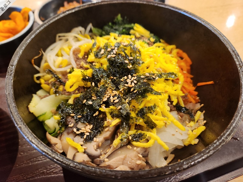  부산 김해국제공항 식당, 국제선 푸드코트 '플레이팅 라운지'
