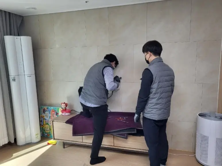 LG TV 브라켓 설치 타공작업