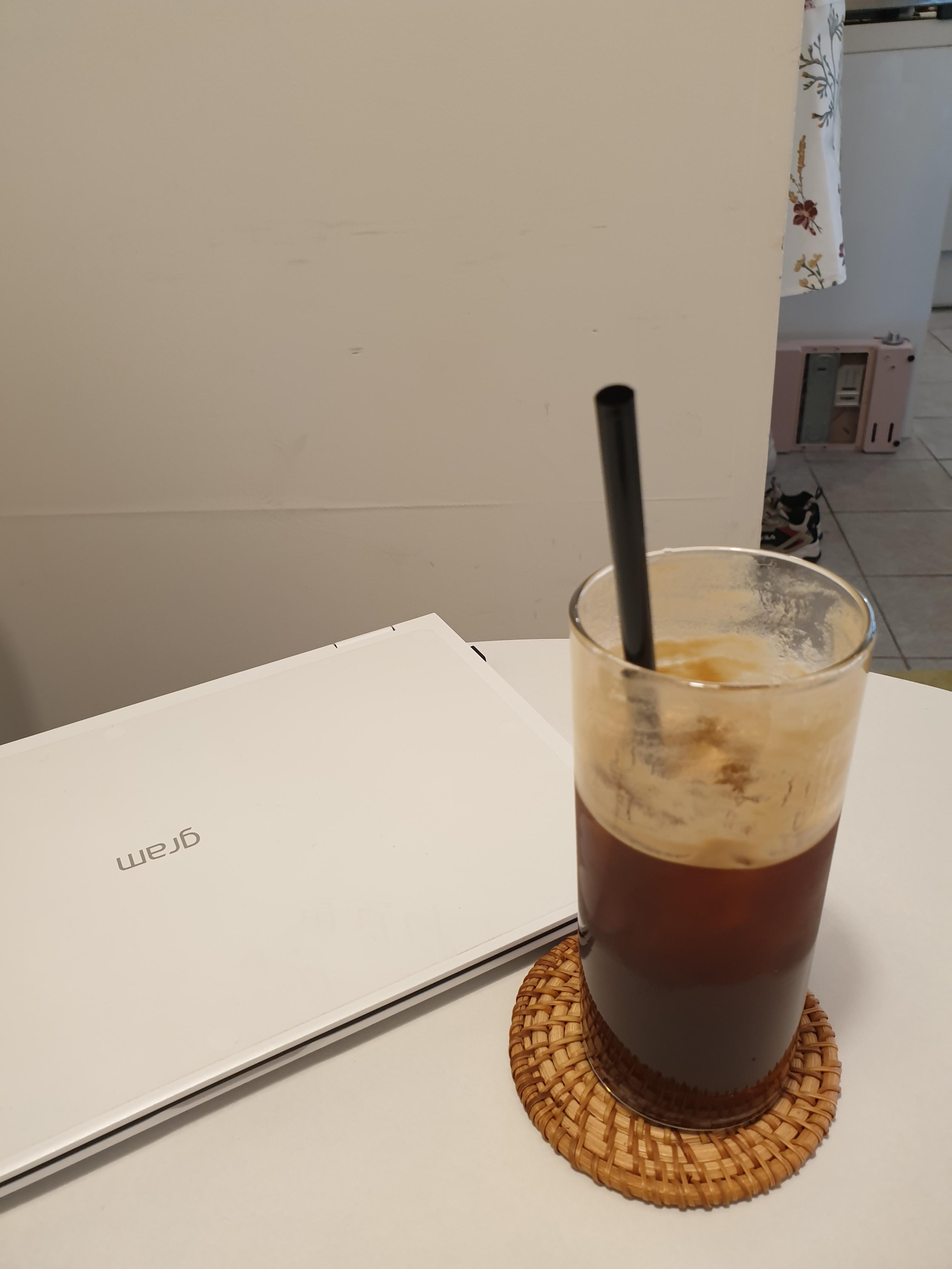 카페네롤리 이미지