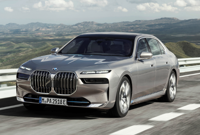 2024년 BMW i7 가격 제원 연비 및 디자인 총정리