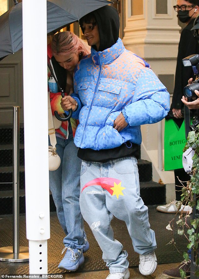  윌 스미스의 아들 제이든 스미스(Jaden Smith)의  여자친구 사브자다(Sab Zada)와 함께 뉴욕 거리에서