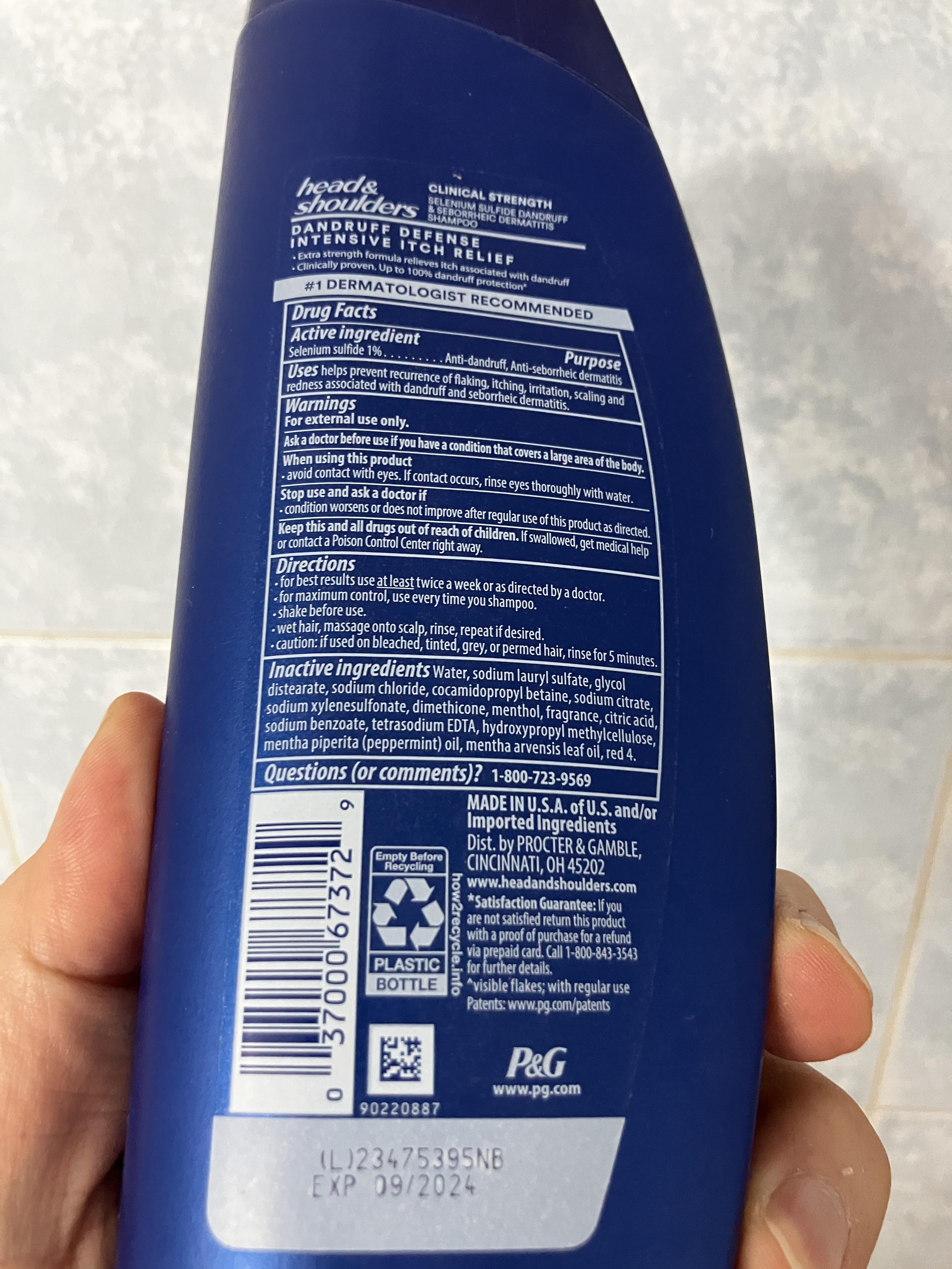 헤드 앤 숄더 클리니컬 스트렝스(Head & Shoulders Clinical Strength)에는 황화셀레늄이 함유되어 있습니다.