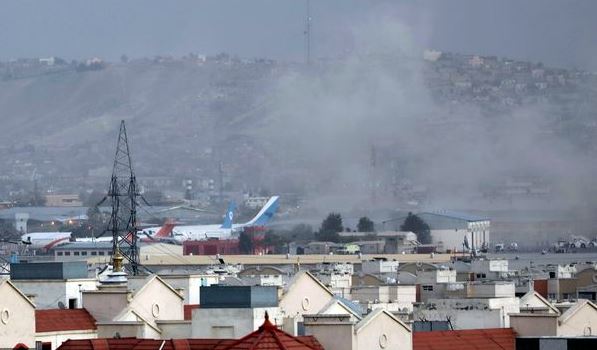  카불공항 자살폭탄 테러 미군 수십명 사망