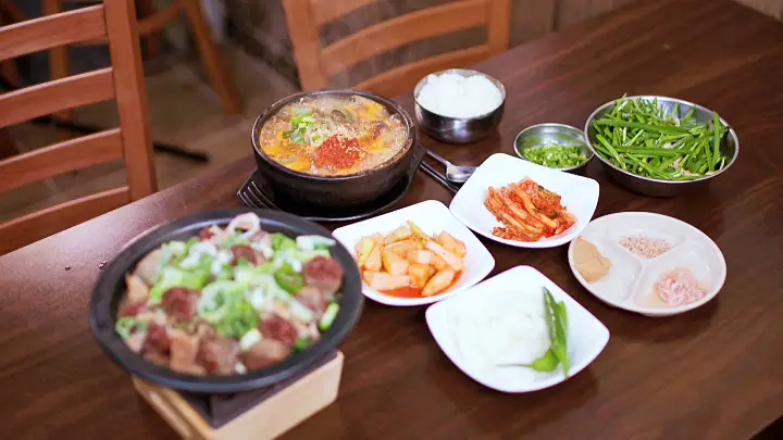 순대국밥 52년 노포 피순대 전골 순대국 수육 순창 맛집