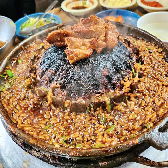 토요일은 밥이좋아 천안 돼지갈비 맛집 30년 노포 돼지갈빗집 물냉면 된장찌개 육즙 졸여주는 불판 한해 게스트 토밥 좋아 추천 방송정보