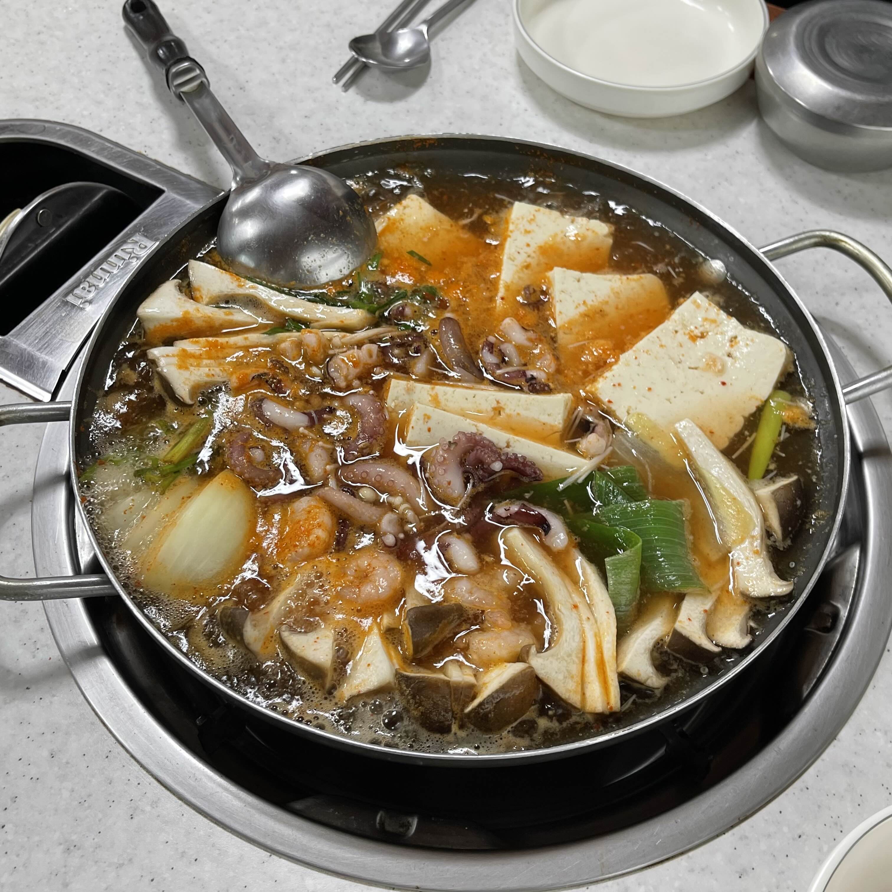 Jeukseokdubuchonsikdang (즉석두부촌식당) 1