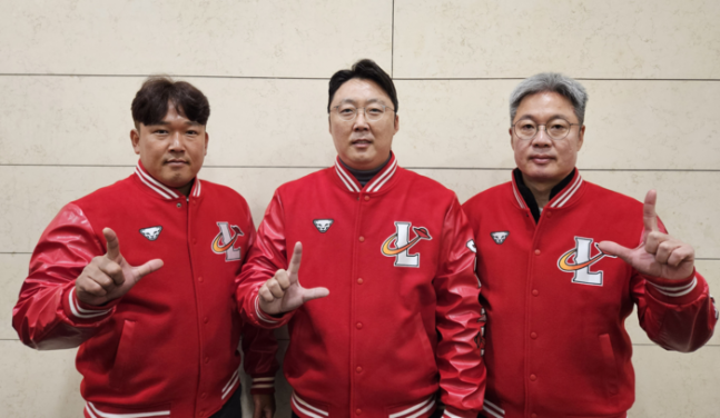  송신영 수석, 배영수 투수'...SSG, 2024시즌 1군 코치진 인선 마무리: SSG의 새로운 전략은 무엇인가?