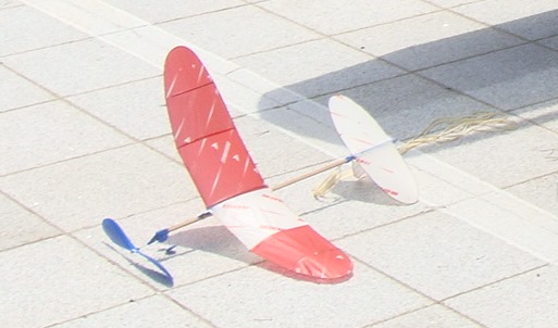 [만들기] 고무동력기, 잘 날렸습니다!