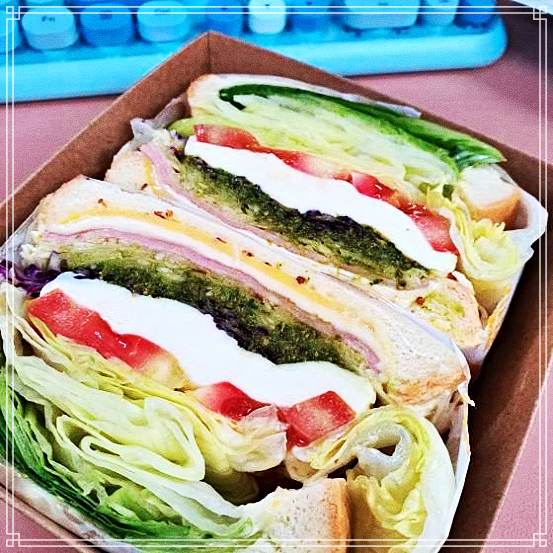  7월 21일 OBS 어서옵쇼 인천 미추홀구 숭의동 맛집 수제 바질페스토로 만든 바질 샌드위치 ABC 건강 쥬스, 딸기 라떼, 샐러드 가격 위치 어디