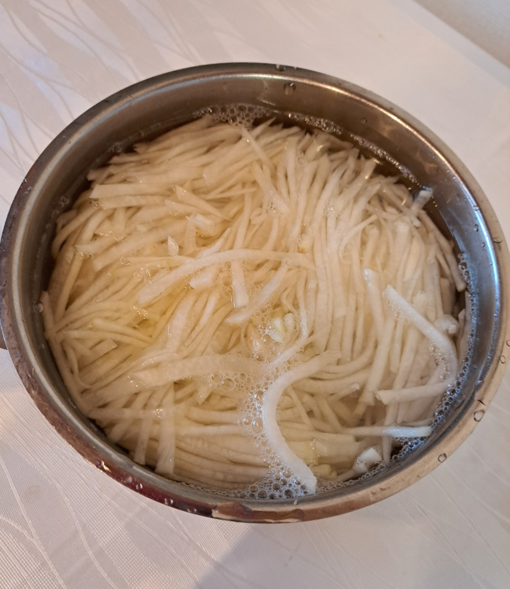 무짠지 관리와 무짠지무침: 개운한 밑반찬