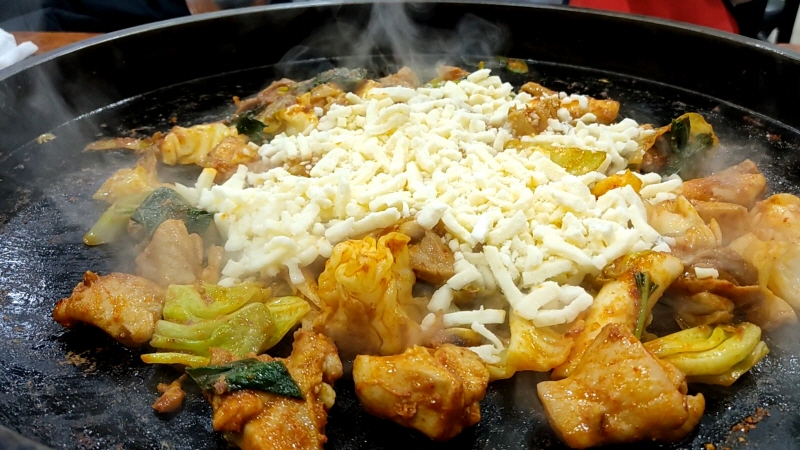  넓어서 회식하기좋은 충무로맛집 '최강달인 춘천닭갈비'