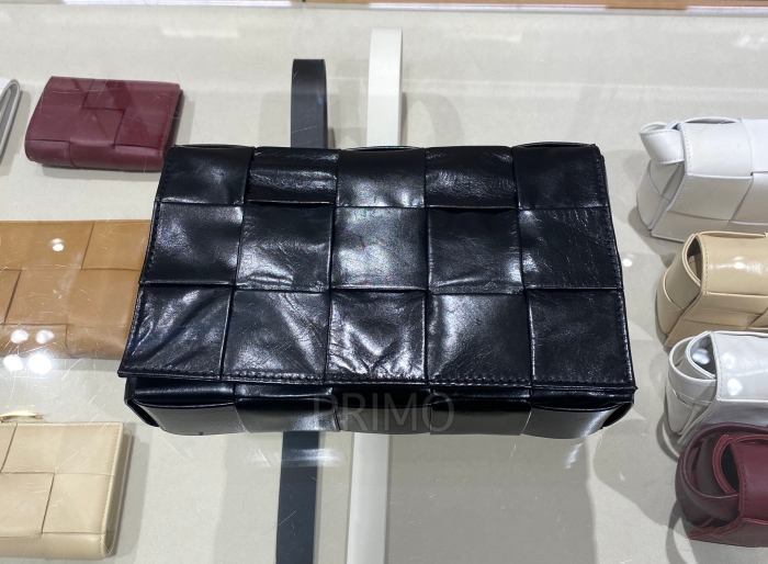 보테가 베네타 인트레치아토 카세트백