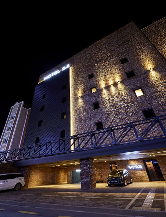Hotel 2.4