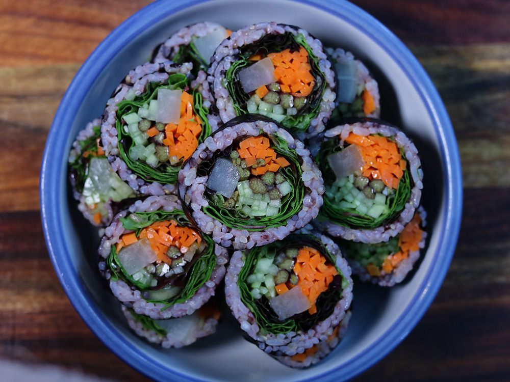 korean sushi roll kimbap