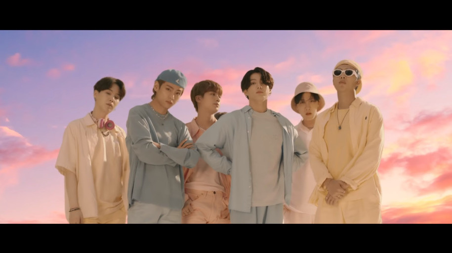 다이너마이트 빌보드 핫 100 정상을 차지한다!!! 선물 같은 빌보드 싱글 차트 1위! BTS 5