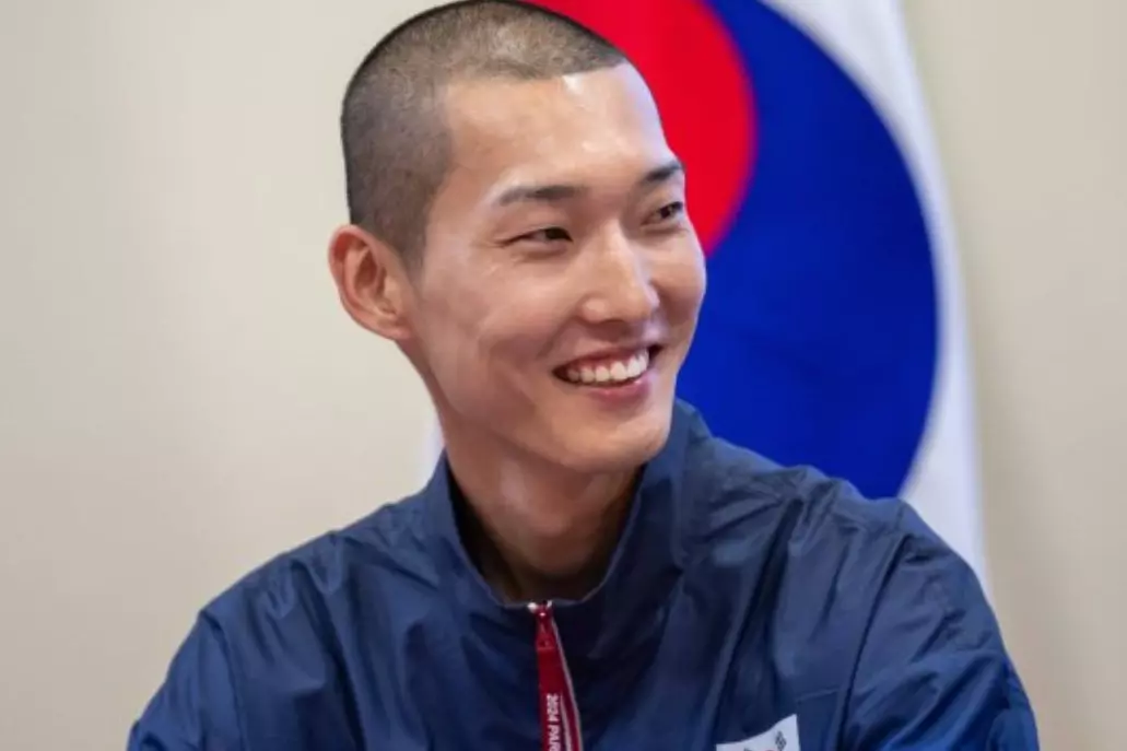 삭발한 우상혁