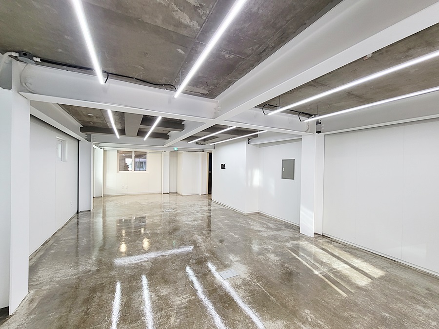 신축 첫 입주 역삼동 사옥 통임대 [강남사무실 임대] 9호선 언주역 146평 52