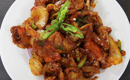  돼지두루치기 집에서 쉽게 만들기 - 레시피와 재료는?