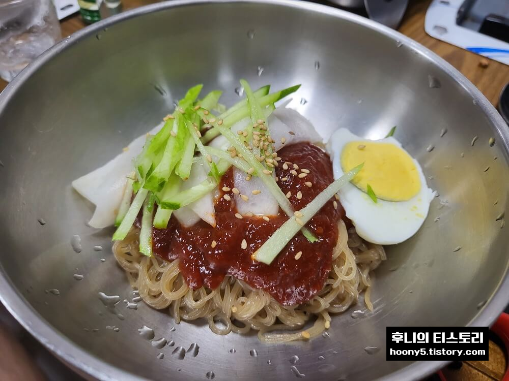 후식 비빔냉면 모습