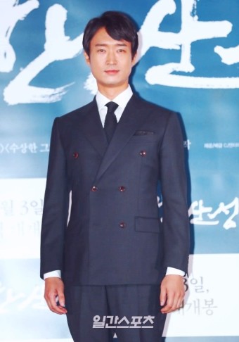 조우진 남자배우상 과거 결혼 아내 92