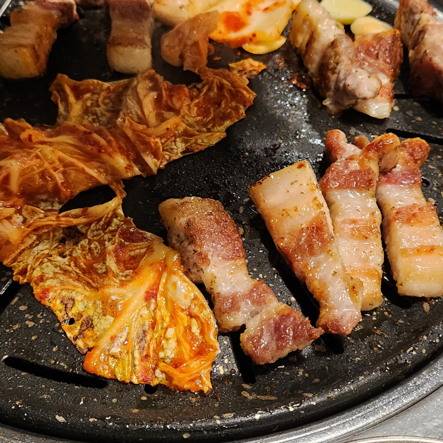 상왕십리 무한리필 돼지갈비 삼겹살 맛집 두께 본점 왕십리 고기집 회식장소 추천