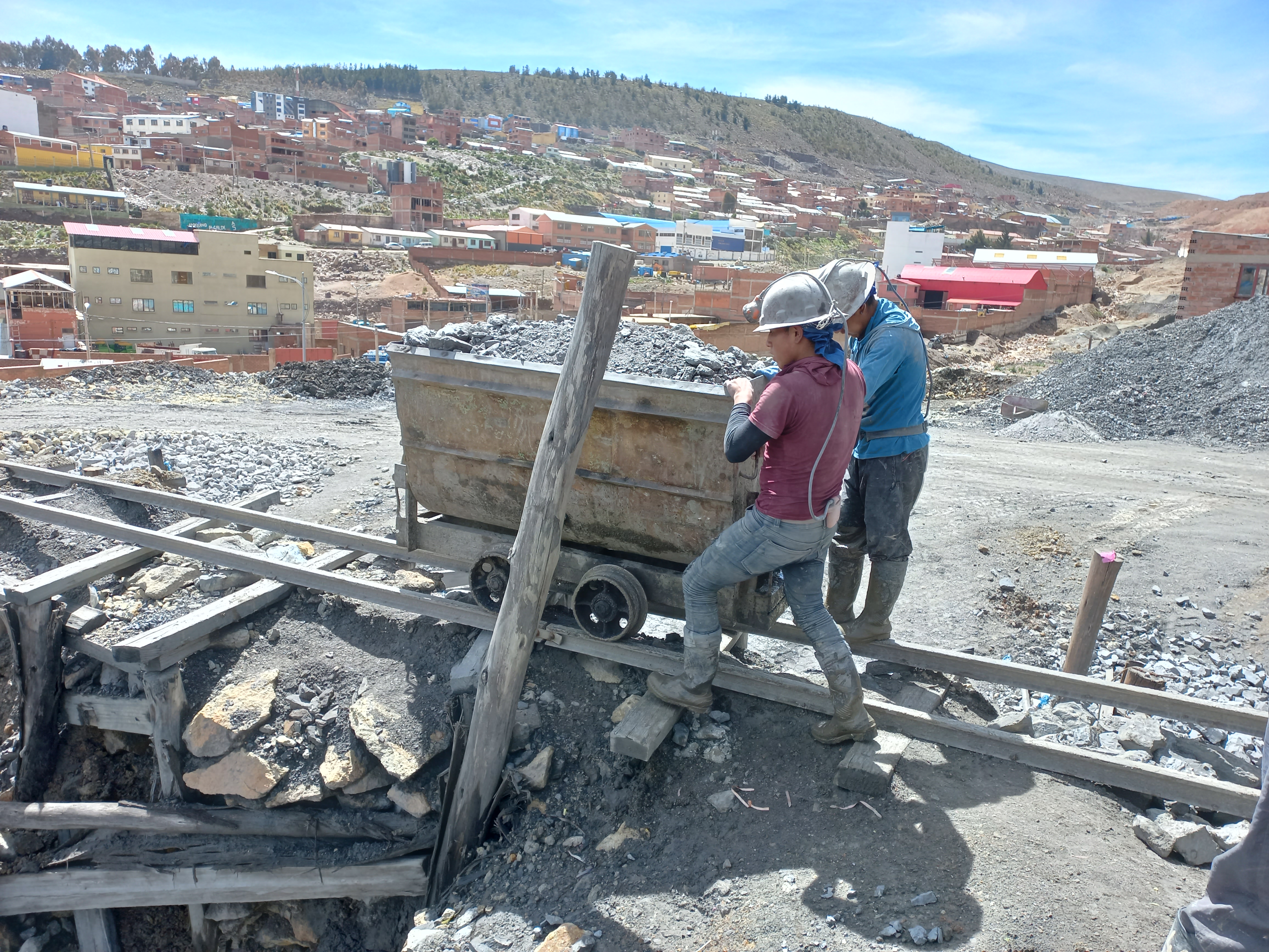 포토시 광산에서 일하는 광부들