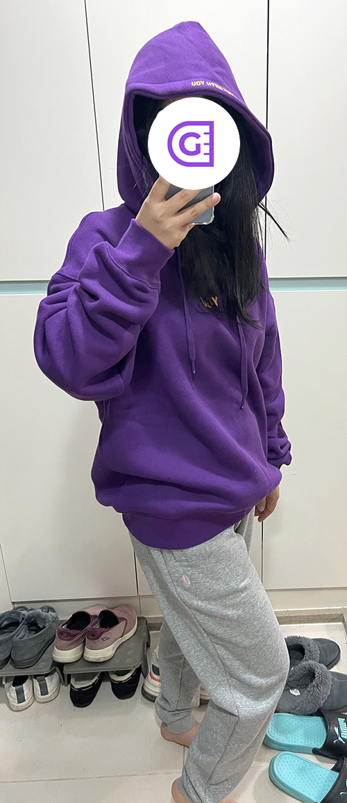 지민이 후드와 남준이 조거팬츠를 입은 모습