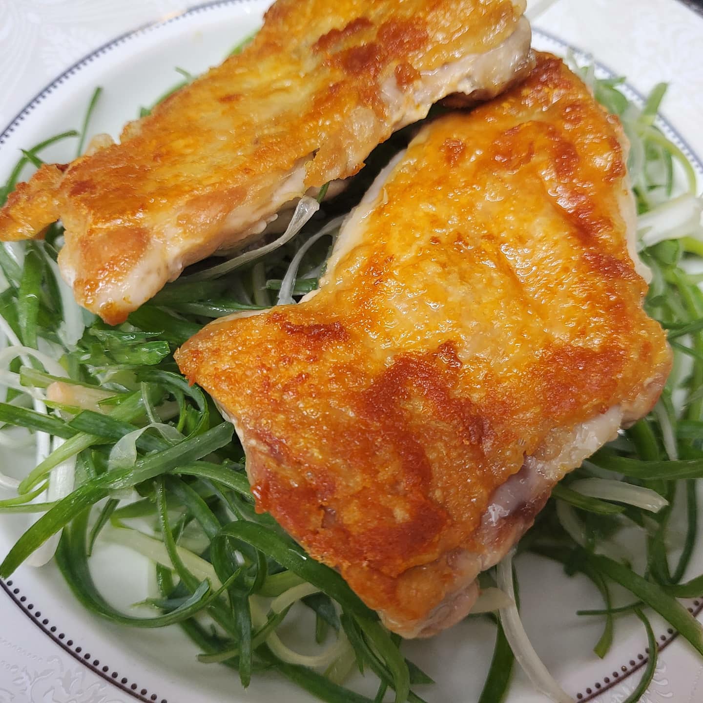  간단하게 먹을 수 있는 닭다리살 요리,닭다리살 파채무침
