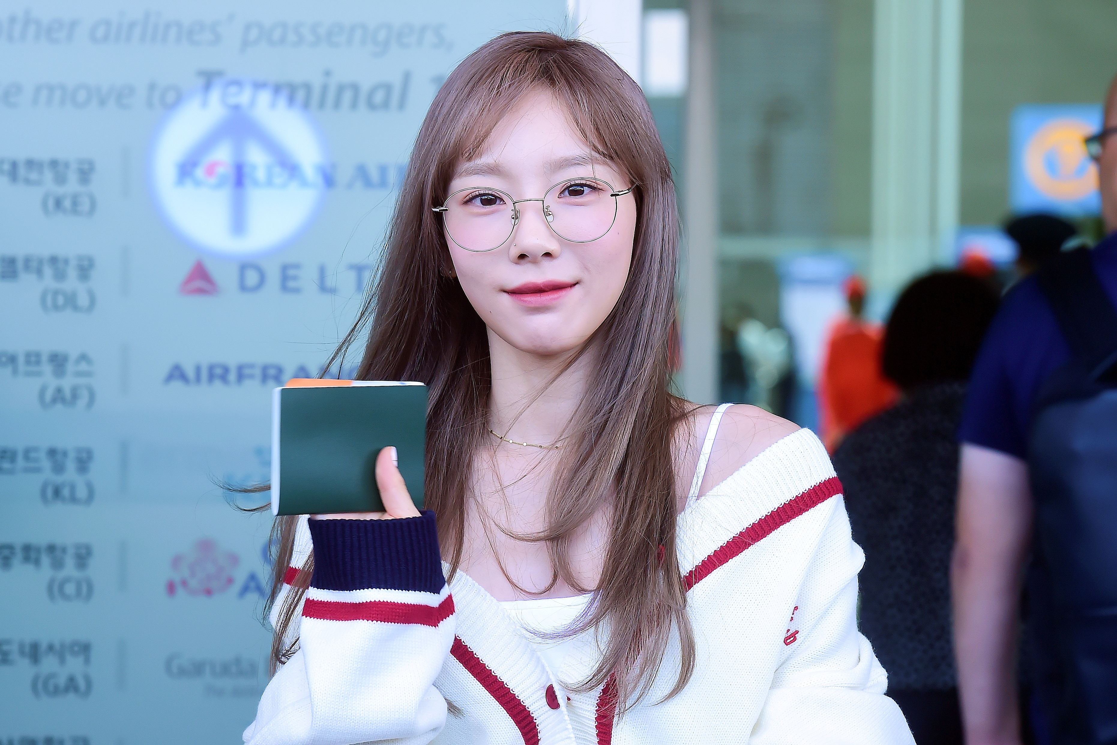  소녀시대 태연 공항패션 고화질 사진