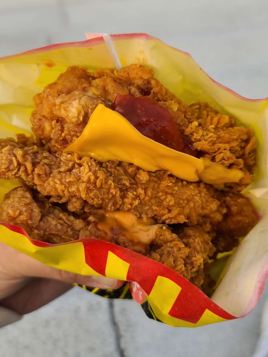  버거를 가장한 치킨 세 덩어리, KFC 신메뉴 징거 트리플다운 솔직후기!