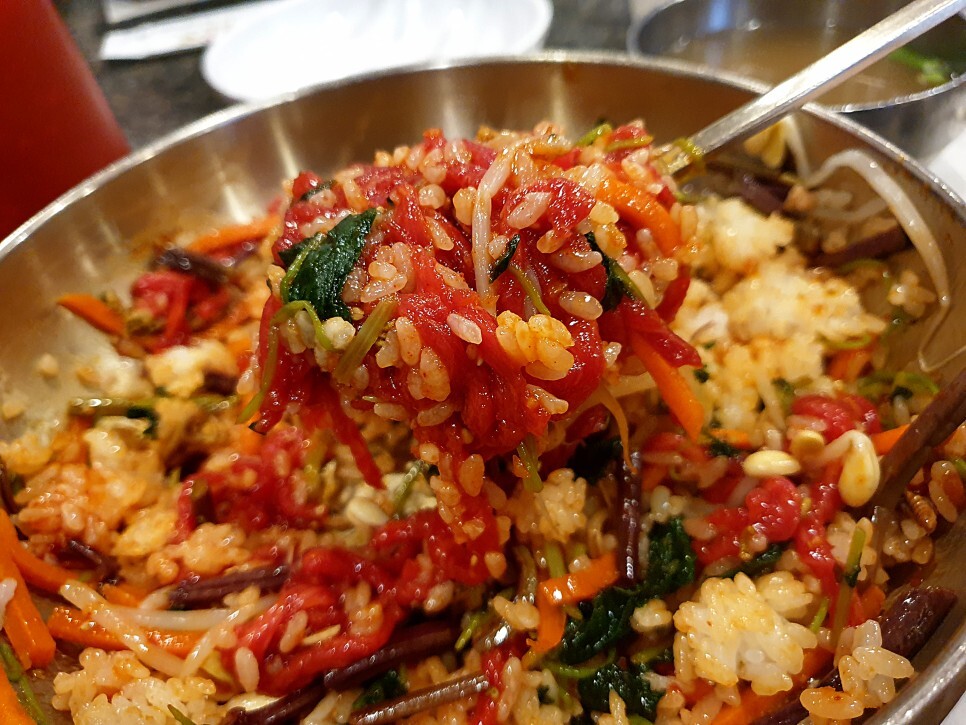 상주 맛집탐방 상주축협 명실상감한우 점심특선 상감한우탕, 육회비빔밥 후기 - 육회비빔밥(₩ 11,000) 상주 맛집탐방 상주축협 명실상감한우 점심특선 상감한우탕, 육회비빔밥 후기 - 육회비빔밥(₩ 11,000)