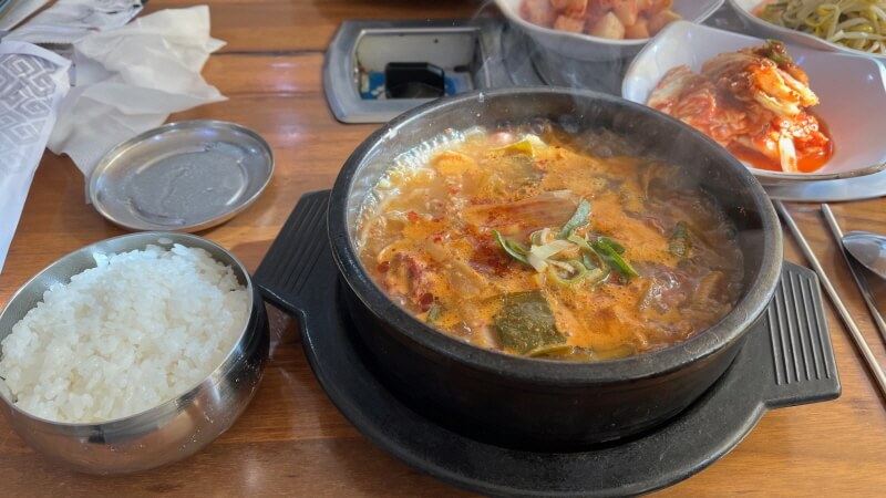 칠곡한우장터 전경 국밥