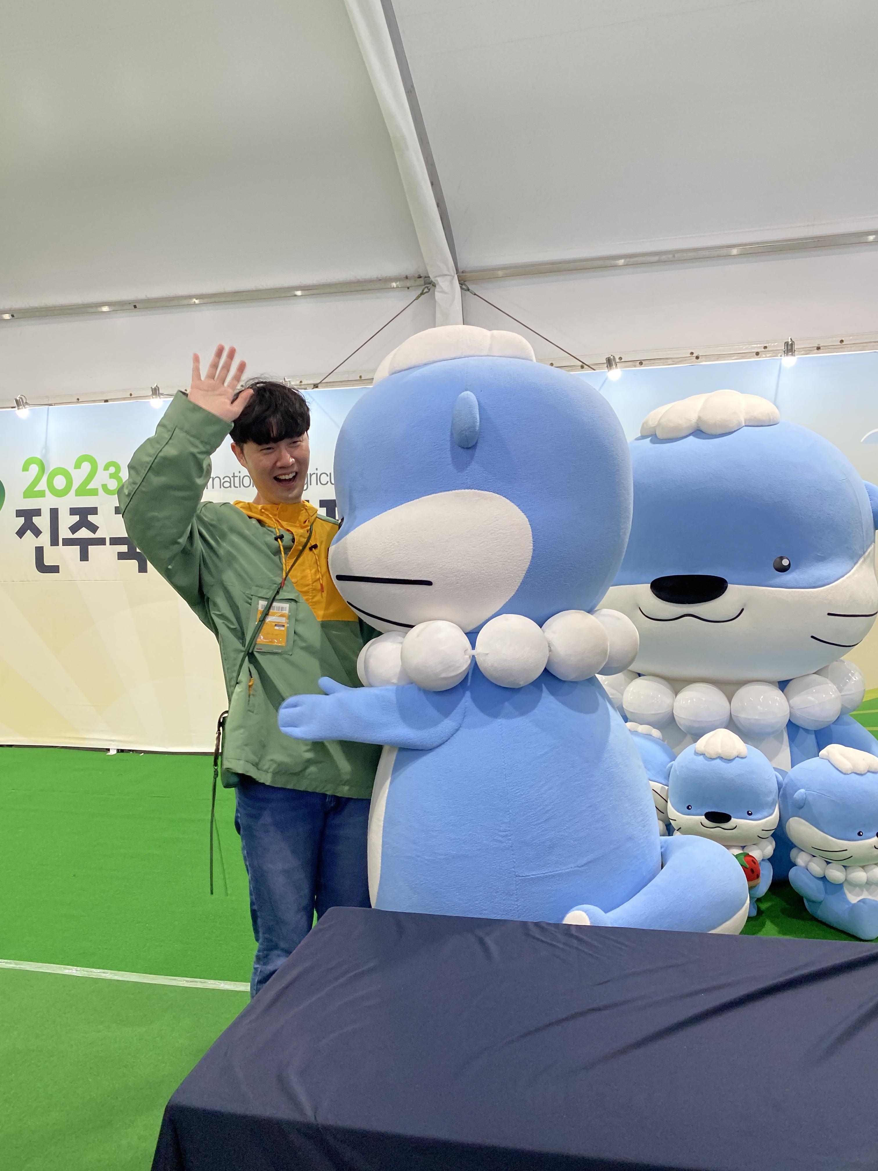  진주 가볼만한 곳 진주국제농식품 박람회 주차장 행사일정 특산품 진주하모 하모팬싸인회