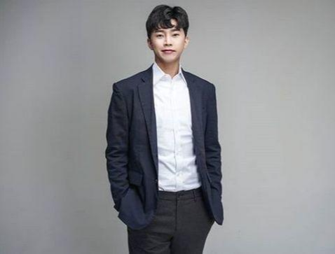  임영웅의 첫 OST 사랑은 늘 도망가 조회수 3200만 뷰 돌파