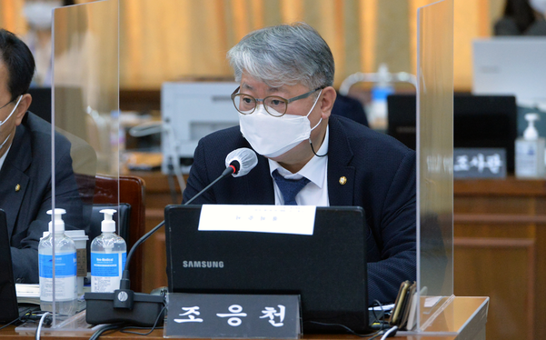  "文에 의리가 있어야지"…'공수처법 표결 거부' 與조응천에 악플세례