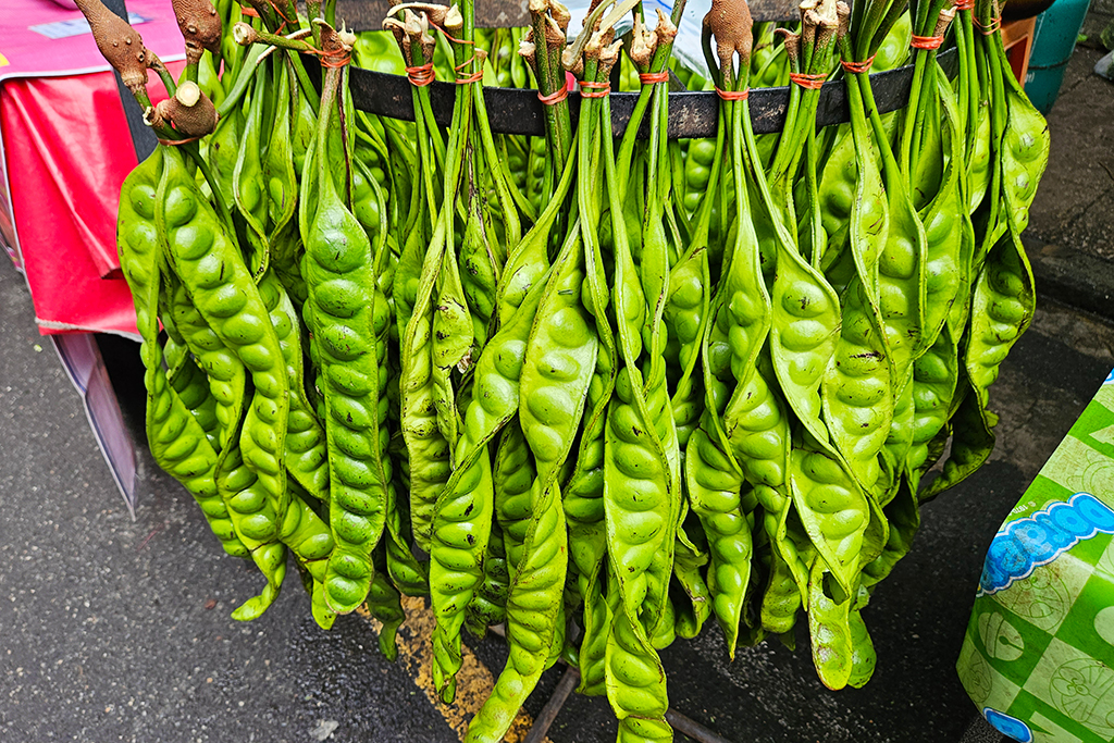 태국 방콕 딘댕마켓 Dindaeng Market 초록색 콩 판매