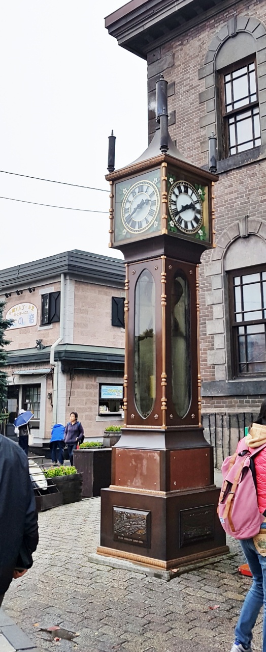 오르골당 시계탑사진