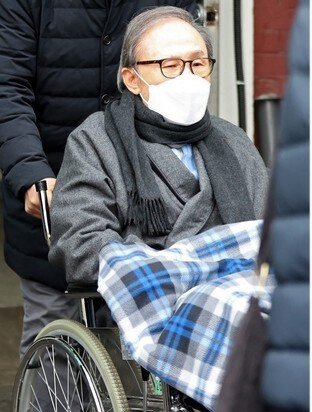  강스포) 진격의거인 리바이 결말