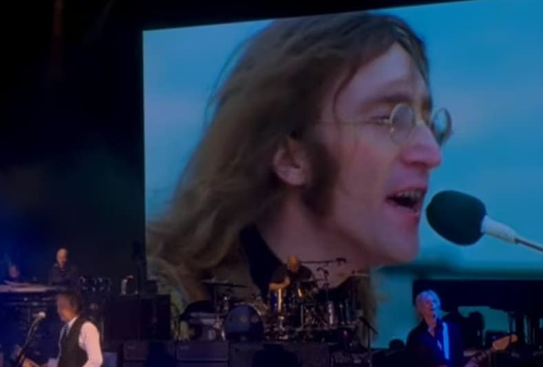 나이 80의 비틀즈 멤버 &#39;폴 매카트니 경&#39;의 글래스턴베리 페스티벌..&quot;존 레논과 듀엣 불러&quot; VIDEO: Paul McCartney invites Dave Grohl on stage during Glastonbury festival