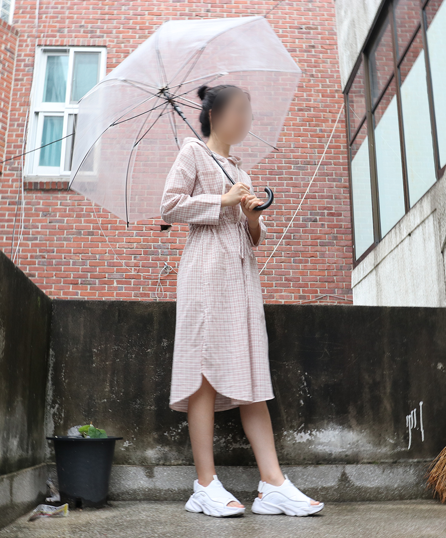 @20대 데일리룩 쇼핑몰 과일 장마 체크 원피스 코디