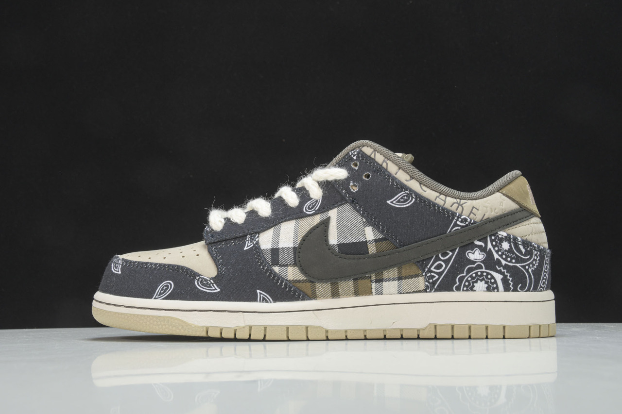  [NIKE x TRAVIS SCOTT] TOP 나이키 X 트래비스 스캇 SB 덩크 로우 PRM QS CT5053-001